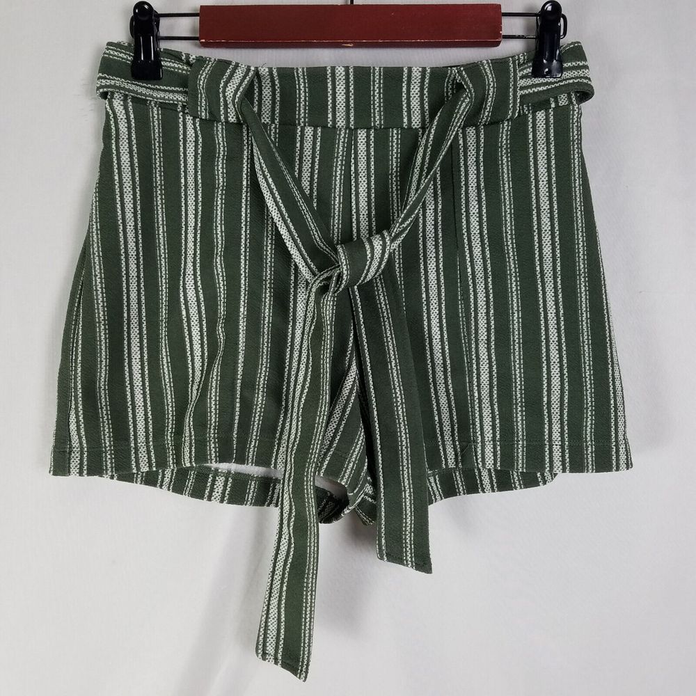 No Boundaries Shorts Juniors Medium Green Striped High Rise Belted